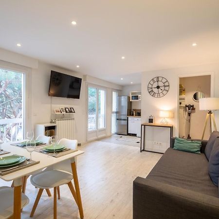 Meuble 2 Etoiles, Wifi, A 2 Pas Des Plages Fréjus Exteriör bild