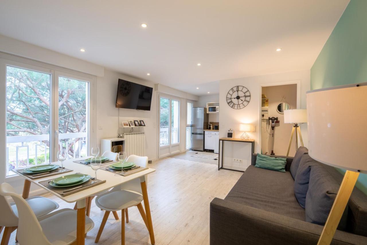 Meuble 2 Etoiles, Wifi, A 2 Pas Des Plages Fréjus Exteriör bild